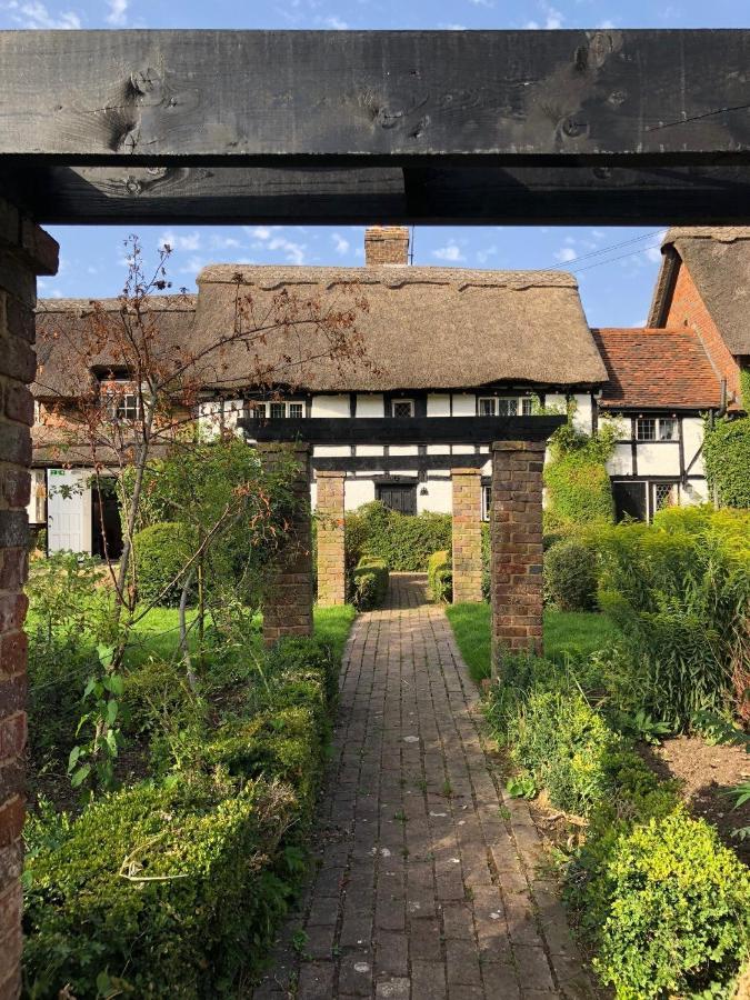 Old Hunters Lodge Whipsnade Limited Zewnętrze zdjęcie